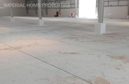 Warehouse - Studio - 2 Bathrooms for rent in Umm Al Thuoob - Umm Al Quwain