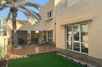 Villa - 6 Bedrooms - 6 Bathrooms for rent in Meadows 1 - Meadows - Dubai