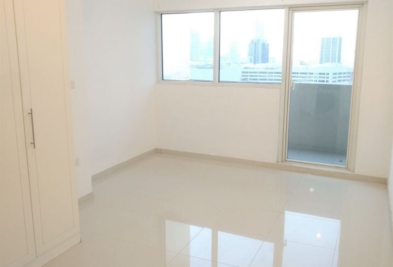 Elegant 1BR | Balcony | Upcoming in April