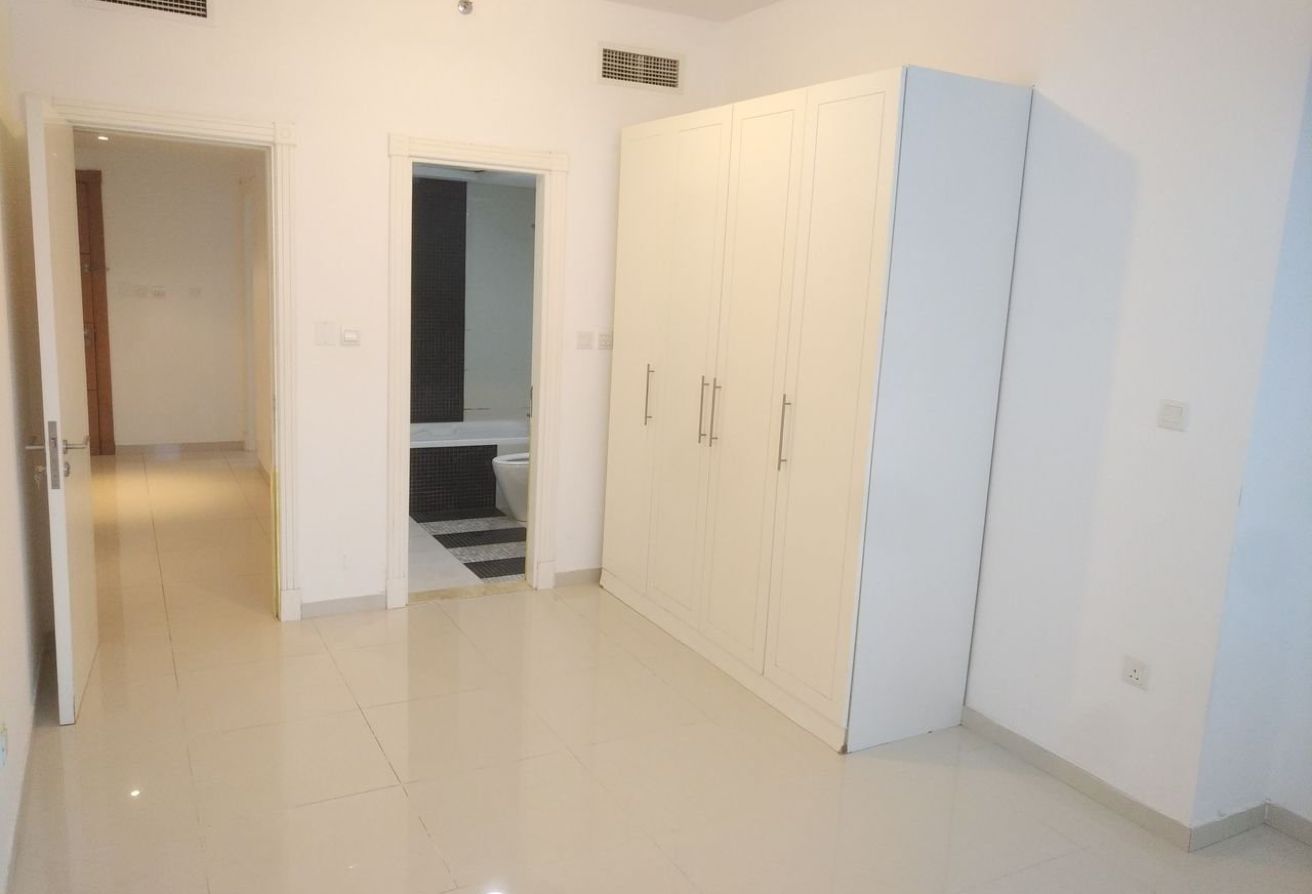 Elegant 1BR | Balcony | Upcoming in April