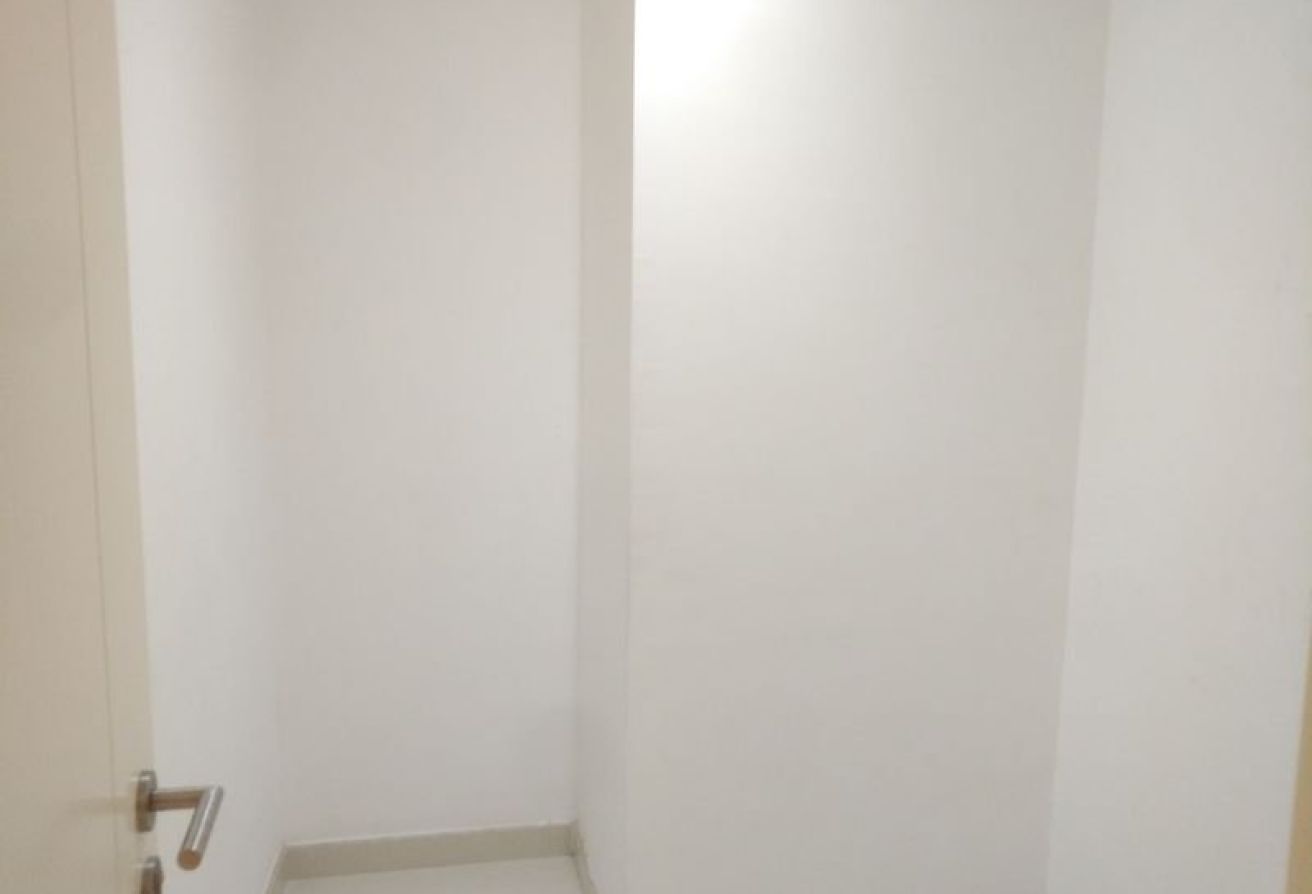 Elegant 1BR | Balcony | Upcoming in April