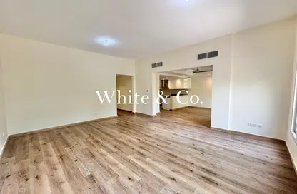 Villa - 3 Bedrooms - 3 Bathrooms for rent in Springs 4 - The Springs - Dubai
