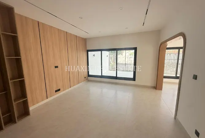 156922908 - Property Image 3