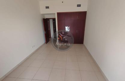 Apartment - 2 - 3 for rent in Bin Hendi Tower - Al Mankhool - Bur Dubai - Dubai