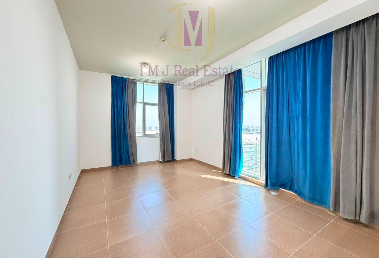 Unfurnished | Well-maintained | With Balcony photo 4