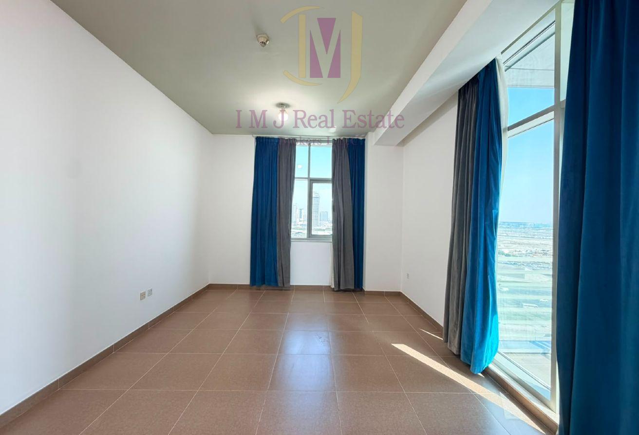 Unfurnished | Well-maintained | With Balcony photo 5