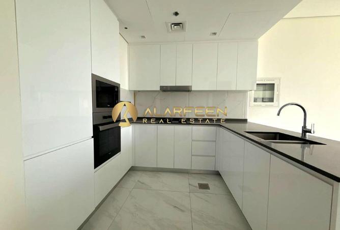 1Br + Study | Fitted Kitchen | Ready to Move in photo 3
