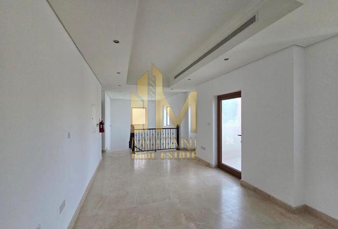 73864935 - Property Image 2