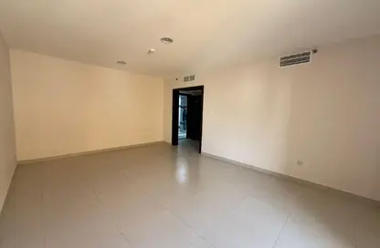 شقة - غرفة نوم - 2 حمامات للايجار في مبنى القاسمية 10 - المحطة - القاسمية - الشارقة