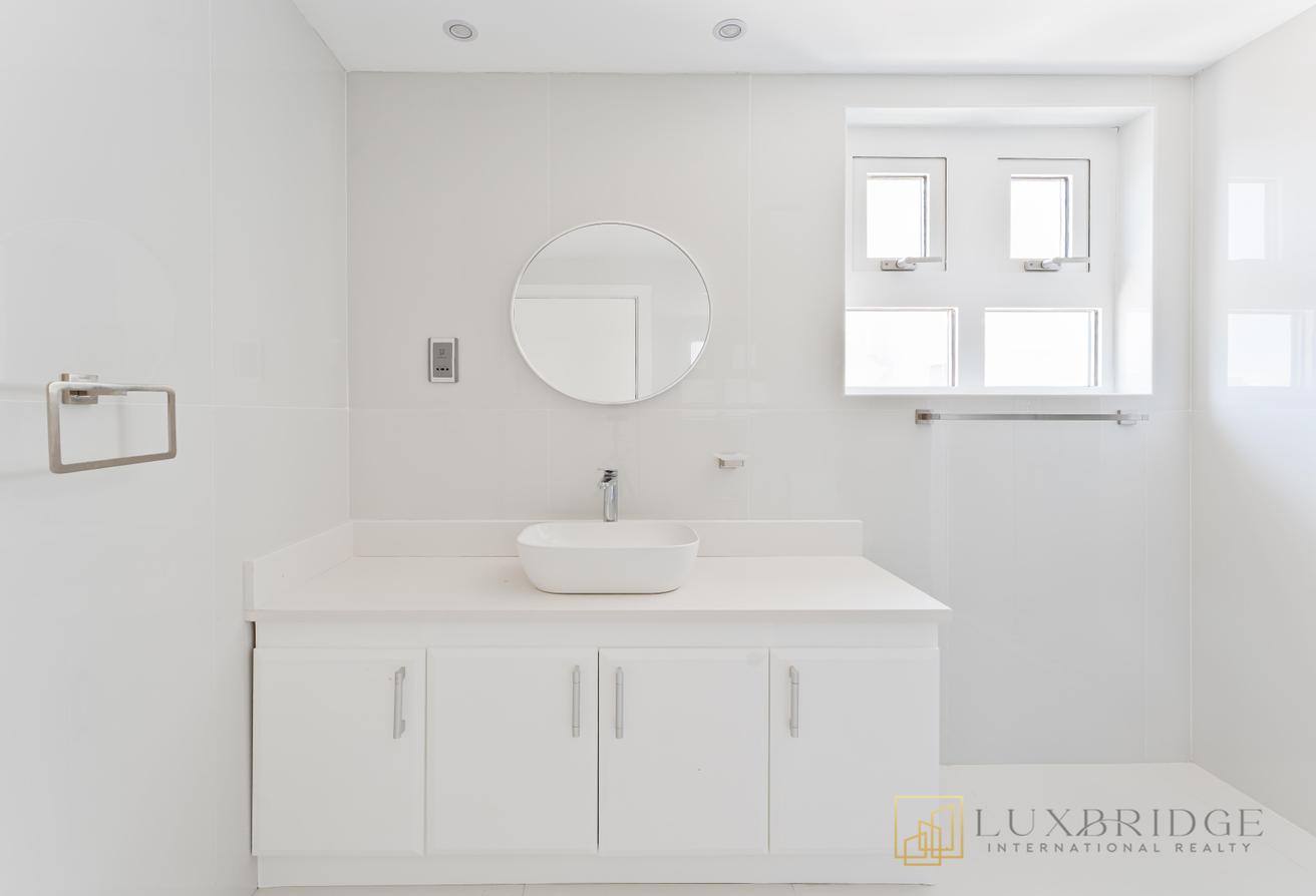 Fully Upgraded | Spacious | Partial Sea View photo 20