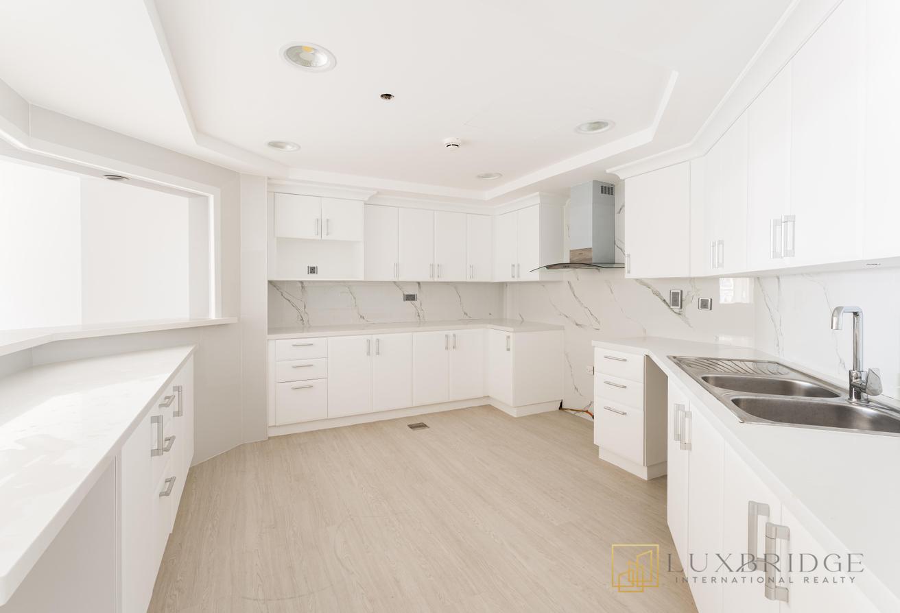 Fully Upgraded | Spacious | Partial Sea View photo 6