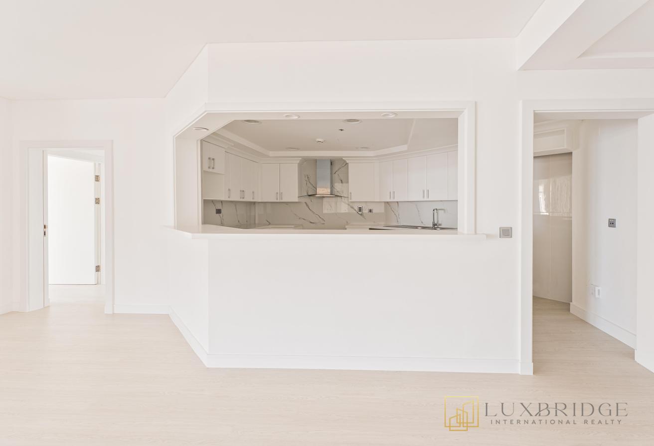 Fully Upgraded | Spacious | Partial Sea View photo 10