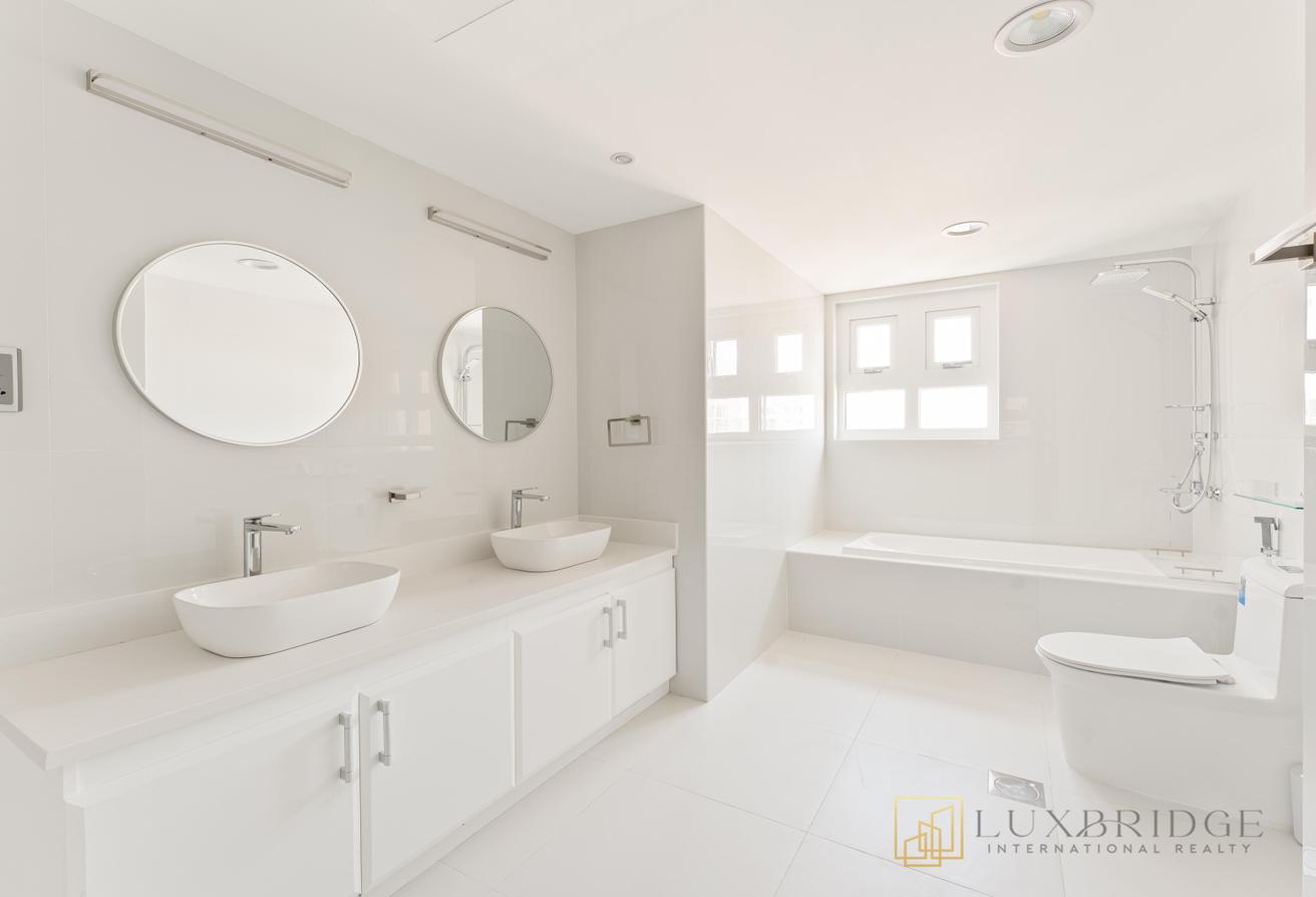 Fully Upgraded | Spacious | Partial Sea View photo 27