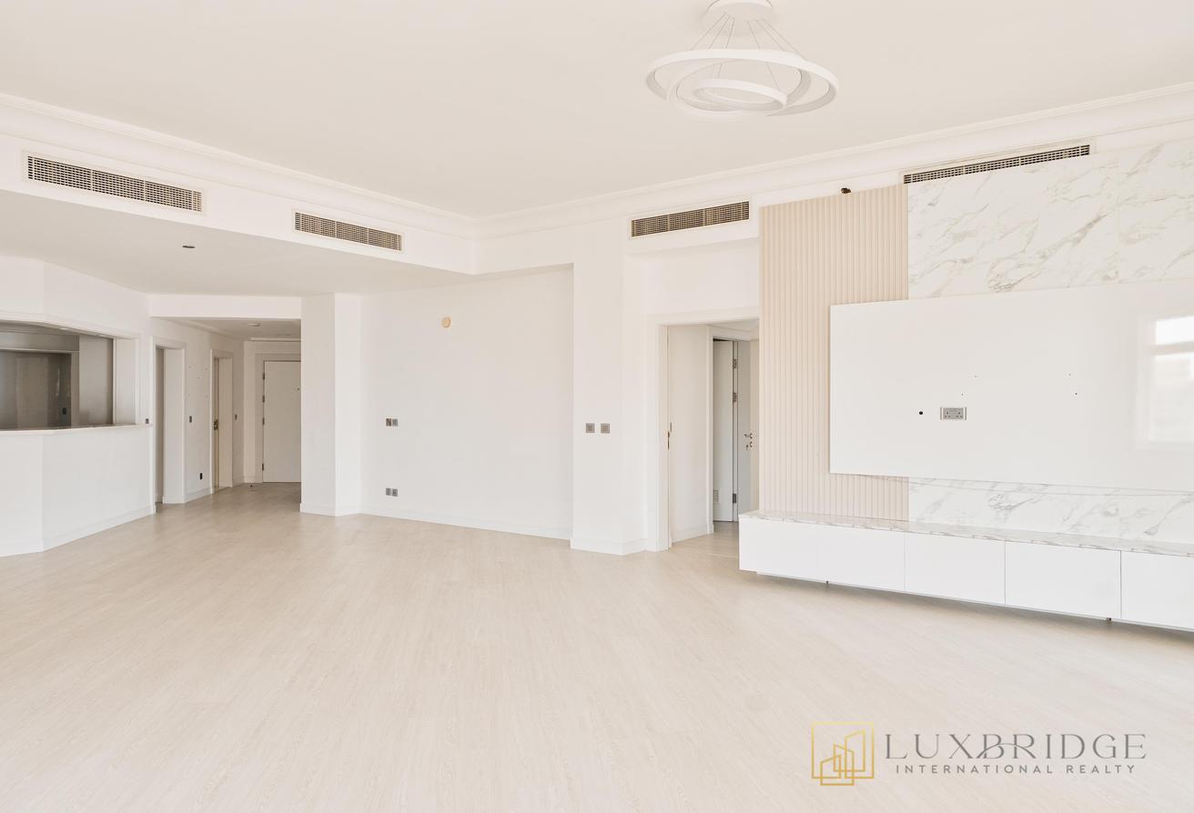 Fully Upgraded | Spacious | Partial Sea View photo 2