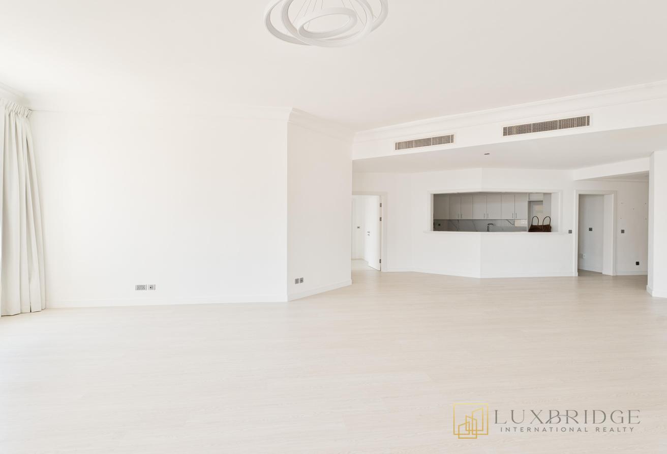 Fully Upgraded | Spacious | Partial Sea View photo 3
