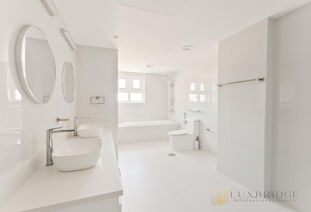 Fully Upgraded | Spacious | Partial Sea View photo 26