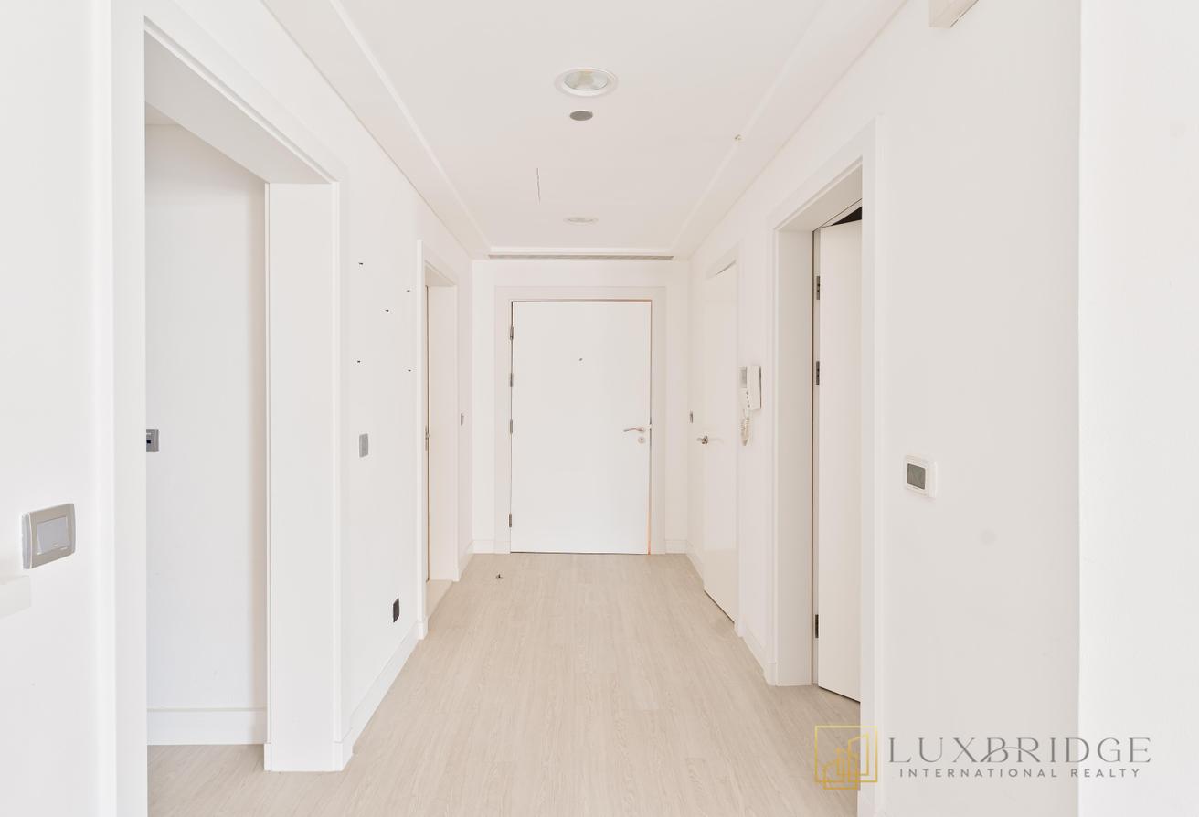 Fully Upgraded | Spacious | Partial Sea View photo 5