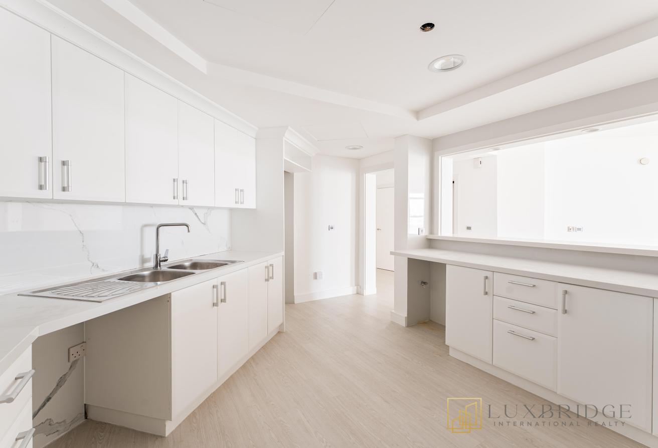 Fully Upgraded | Spacious | Partial Sea View photo 7