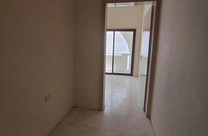 Apartment - 1 Bedroom - 1 Bathroom for rent in Qasimia 10 building - Al Mahatta - Al Qasimia - Sharjah