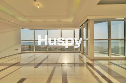 Apartment - 2 Bedrooms - 4 Bathrooms for rent in Wave tower - Corniche Road - Abu Dhabi