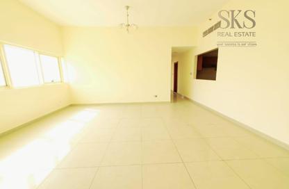 Apartment - 3 Bedrooms - 4 Bathrooms for rent in Lulu Building - Al Barsha 1 - Al Barsha - Dubai