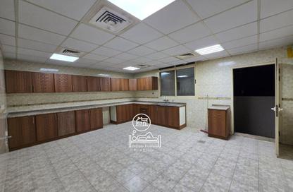 Villa - 4 - 5 for rent in Khalifa City - Abu Dhabi
