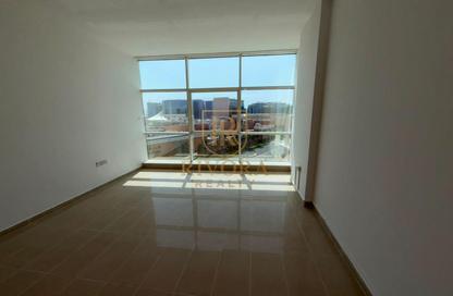 Apartment - 3 Bedrooms - 4 Bathrooms for rent in Zeenah Building - Port Saeed - Deira - Dubai