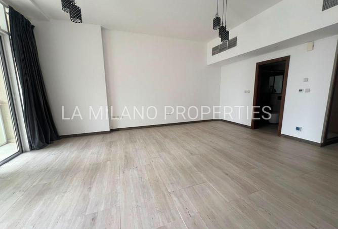 Spacious Layout | Pool View | Vacent photo 3