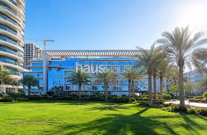 Apartment - 1 - 2 for rent in Regent Court - District 14 - Jumeirah Village Circle - Dubai