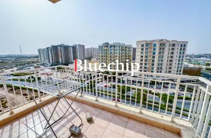 Apartment - 1 Bedroom - 2 Bathrooms for sale in Farah Tower 1 - Queue Point - Liwan - Dubai