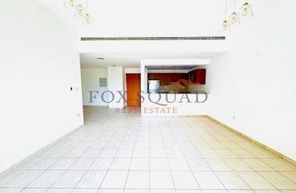 Apartment - 3 Bedrooms - 2 Bathrooms for rent in Al Ghaf 2 - Al Ghaf - Greens - Dubai