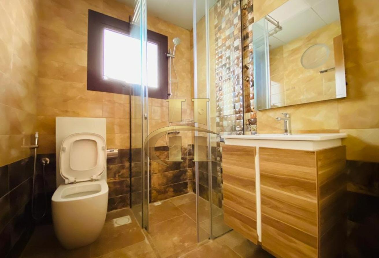 4 BR + Maid-Premium Layout-private Elevator photo 8