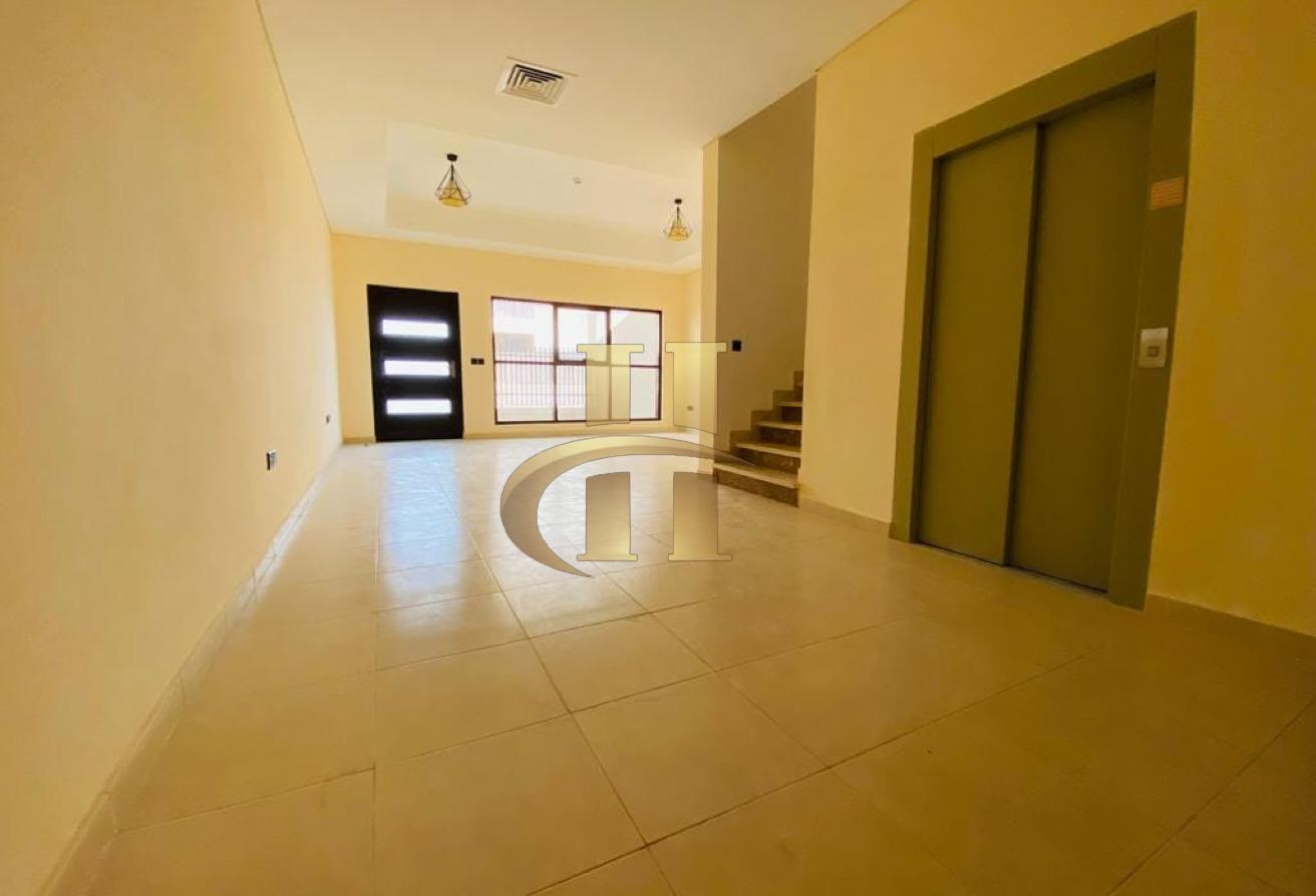4 BR + Maid-Premium Layout-private Elevator photo 4