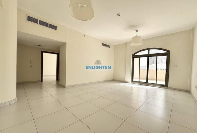 HUGE TERRACE | LOW RISE BUILDING | PRIME LOCATION