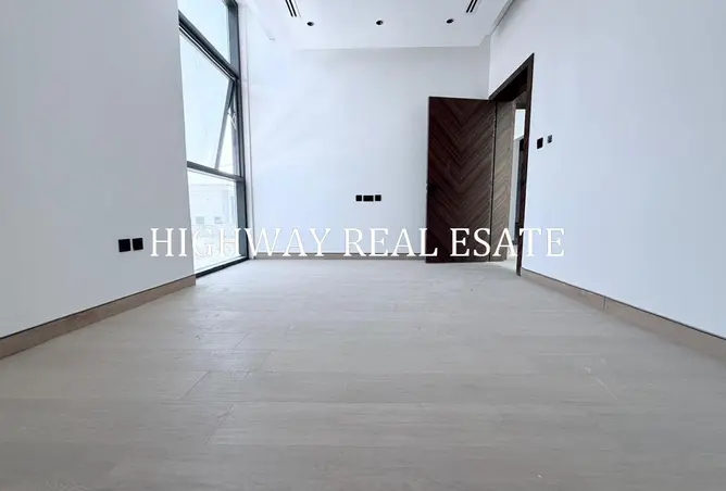 156003902 - Property Image 2