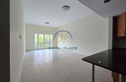 شقة - 2 غرف نوم - 3 حمامات للايجار في مبنى 108-137 - طراز حديث - ديسكفري جاردنز - دبي