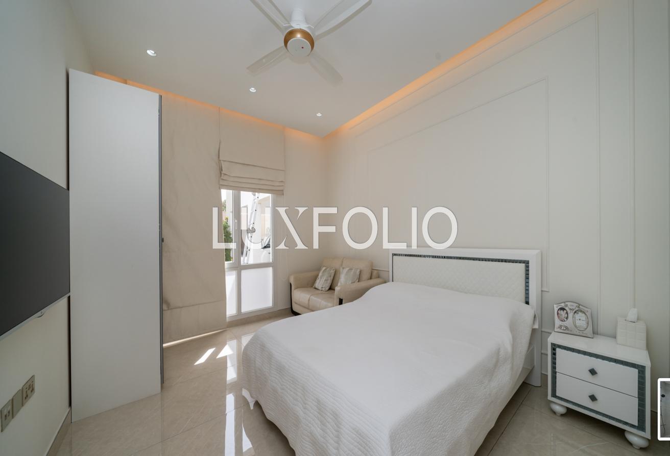 Premium | Lake View | Immaculate photo 11