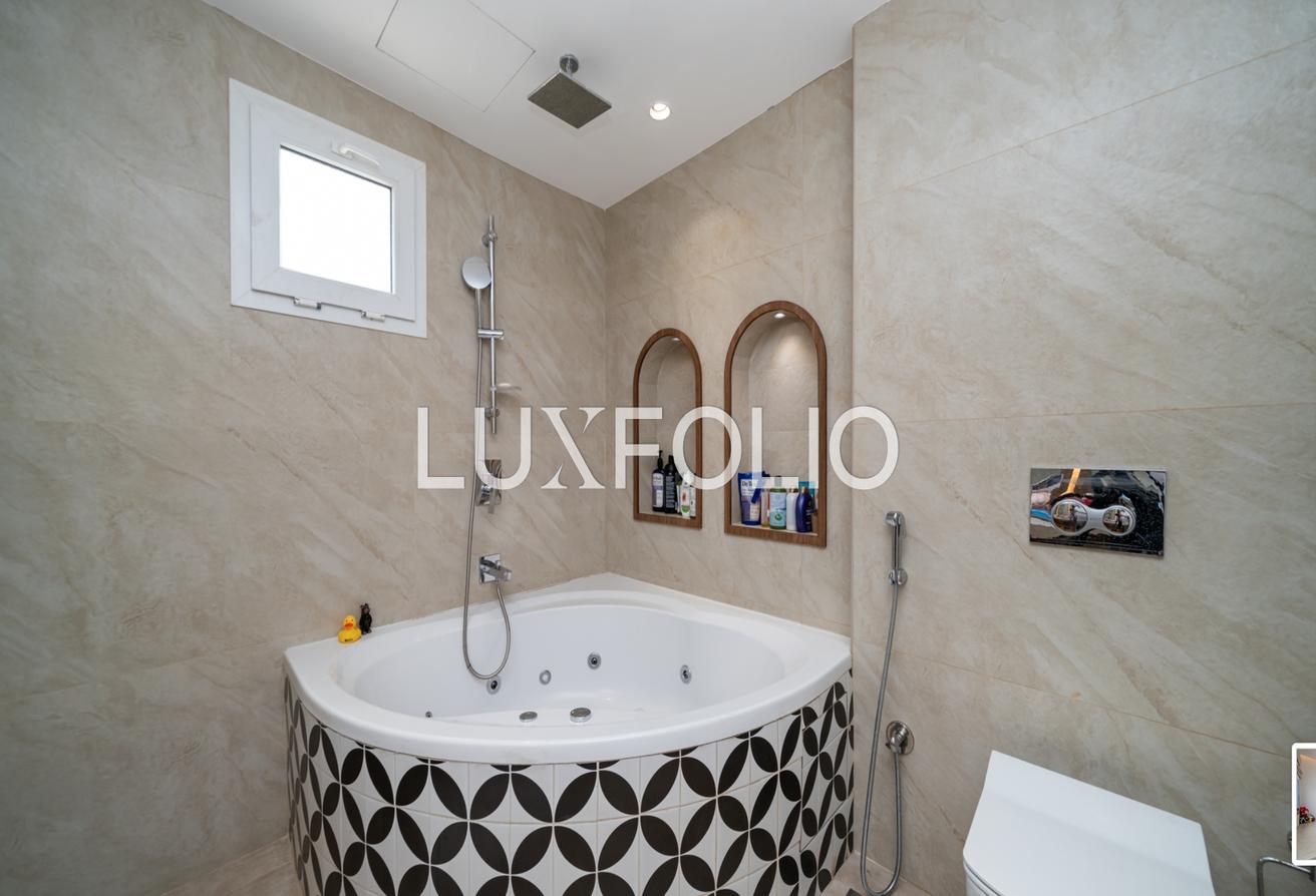 Premium | Lake View | Immaculate photo 18