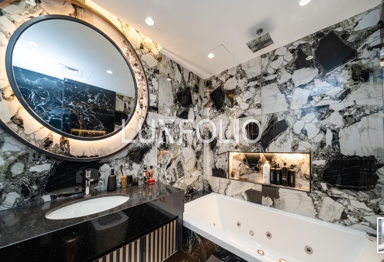 Premium | Lake View | Immaculate photo 20