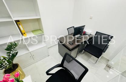 Office Space - Studio - 1 Bathroom for rent in Reem Residency - Al Karama - Dubai