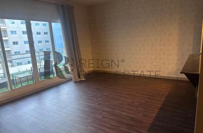 Apartment - 1 Bedroom - 2 Bathrooms for rent in Tower 17 - Al Reef Downtown - Al Reef - Abu Dhabi Apartment - 1 Bedroom - 2 Bathrooms for rent in Tower 17 - Al Reef Downtown - Al Reef - Abu Dhabi