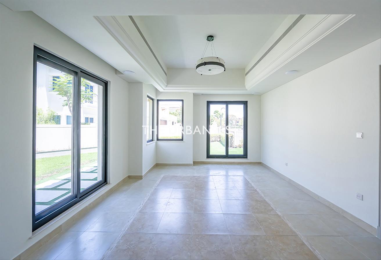 Stunning 5 Bedroom C1 | with Pool | Massive Plot photo 8