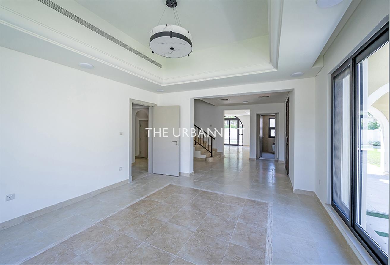Stunning 5 Bedroom C1 | with Pool | Massive Plot photo 12