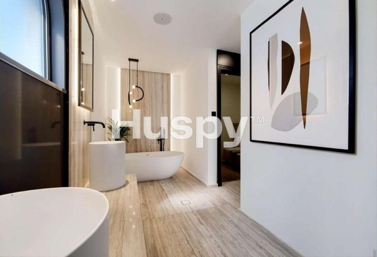 Upgraded | Furnished | Grand Foyer photo 8