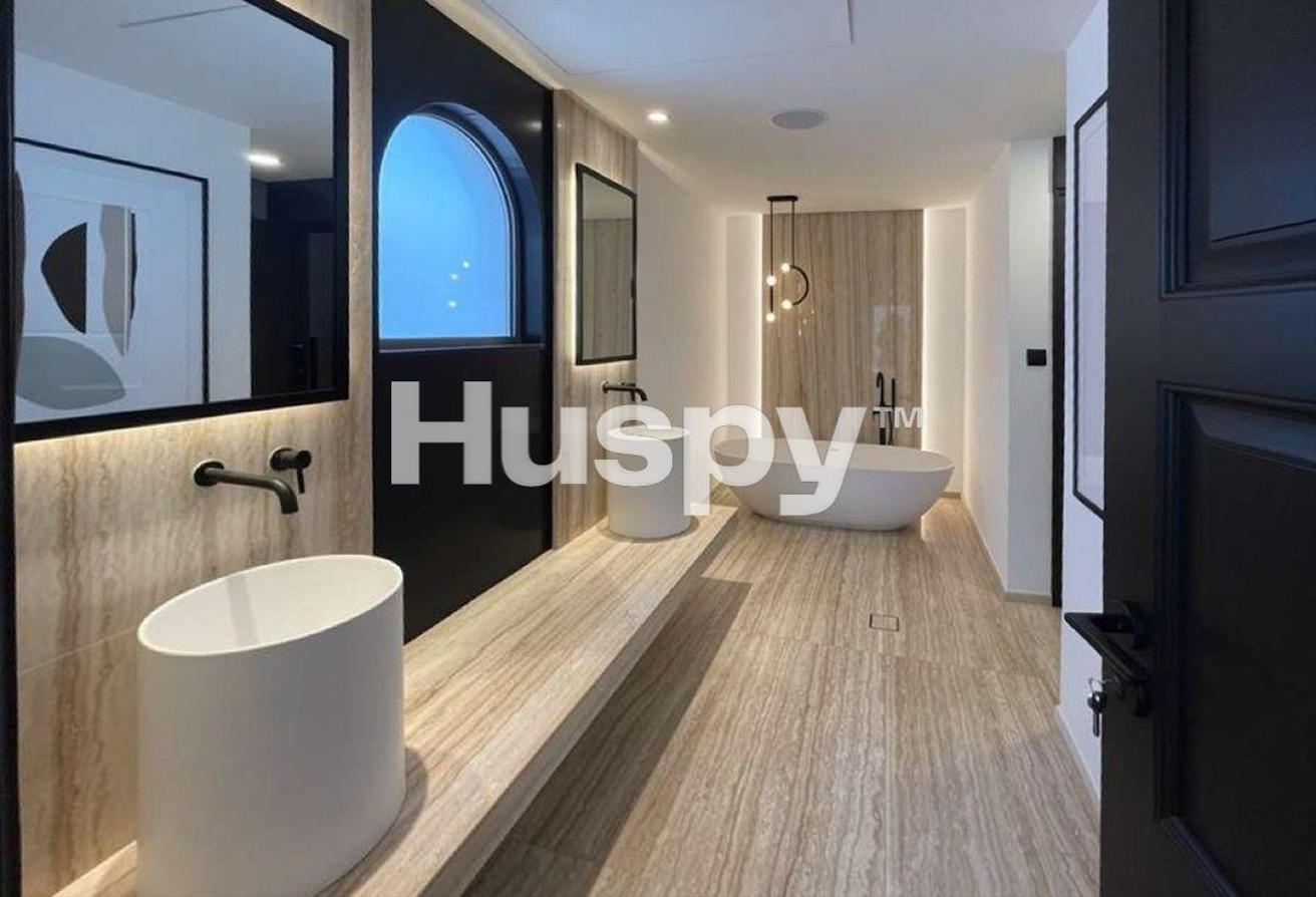 Upgraded | Furnished | Grand Foyer photo 7