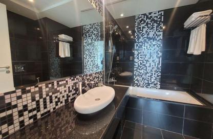 Apartment - 1 Bedroom - 2 Bathrooms for rent in Bay's Edge - Business Bay - Dubai