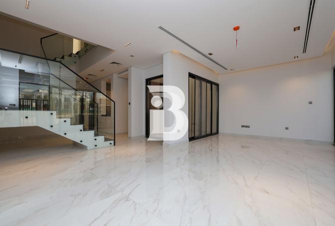 VASTU UNIT | ON THE PARK | BRAND NEW photo 2