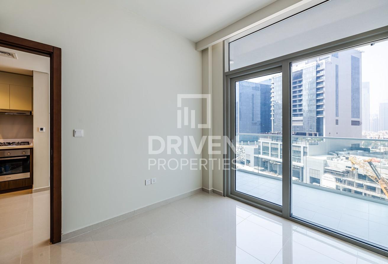 Burj and Pool View | Vacant | Prime Location photo 8