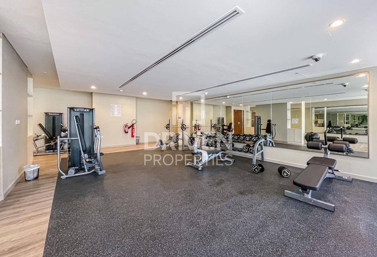 Burj and Pool View | Vacant | Prime Location photo 15