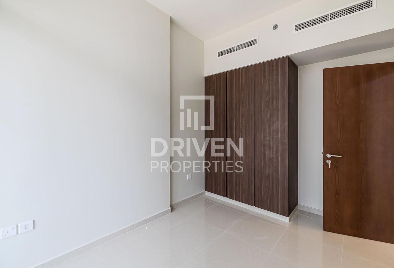 Burj and Pool View | Vacant | Prime Location photo 6